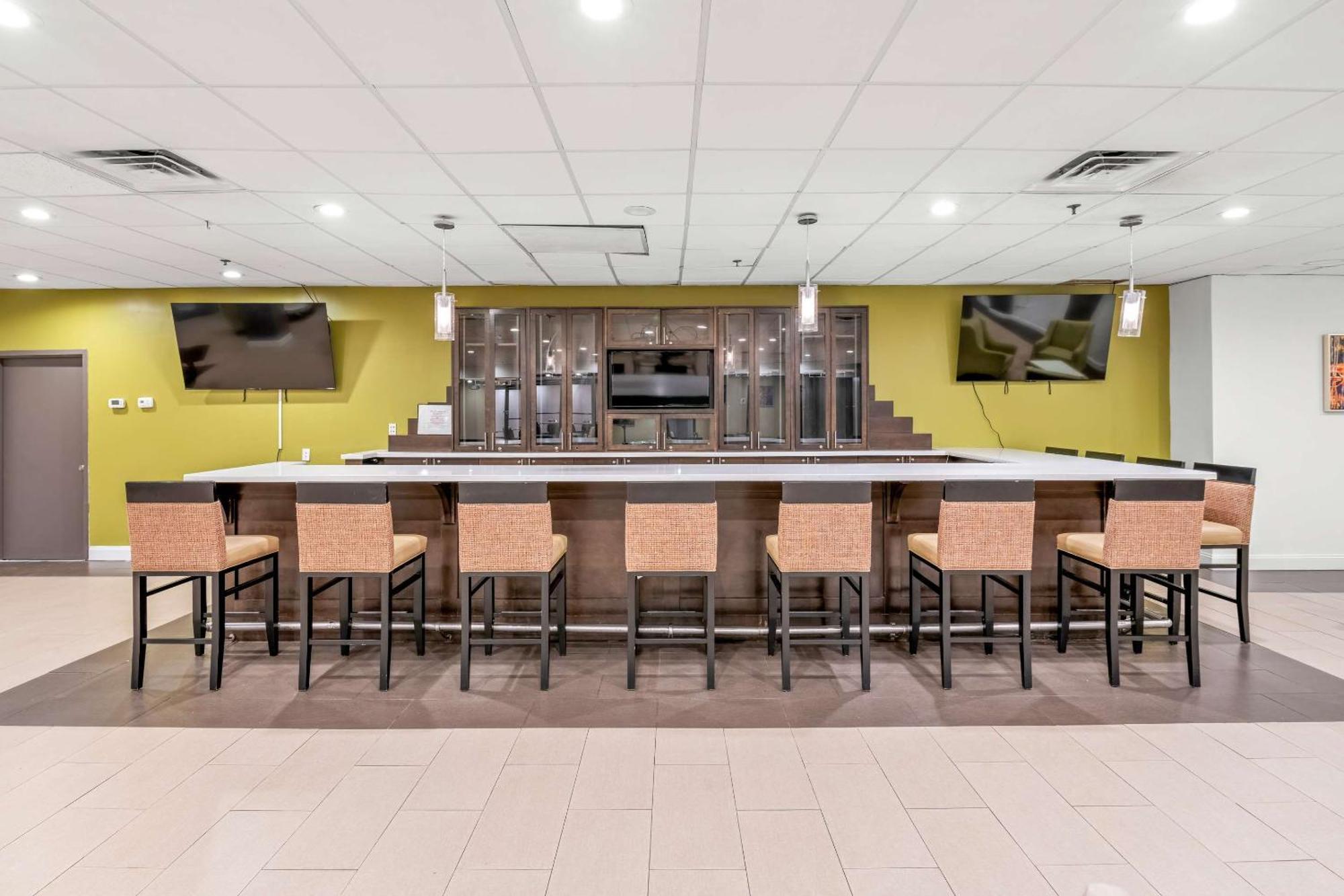 Radisson Hotel Charlotte Airport エクステリア 写真